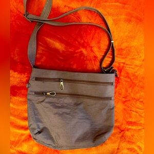 TRAVELON Anti Theft Travel Bag Slim Multi Zip Pockets Crossbody Khaki Tan